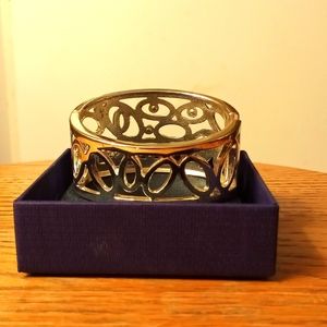 Women's bracelet
